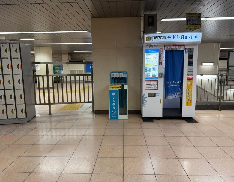 都営三田線 水道橋駅  JR水道橋駅方面改札の傘立て