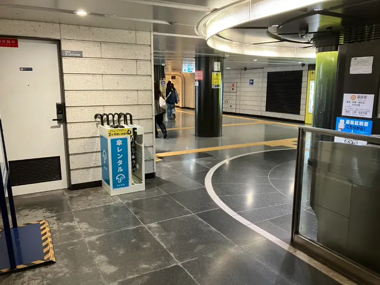 東京メトロ 銀座線 銀座駅 松屋方面改札付近の傘立て